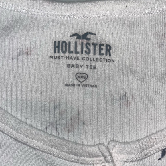 Hollister Baby Tee - Buttoned and Ribbed - Picture 5 of 8